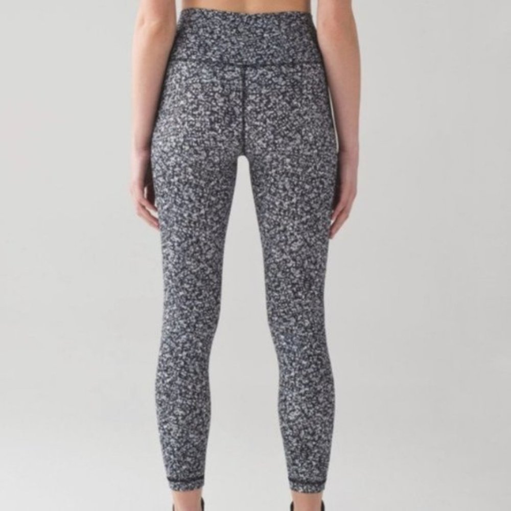 Lululemon | Wunder‎ Under Hi-Rise 7/8 Tight Size 4 Full On Luxtreme